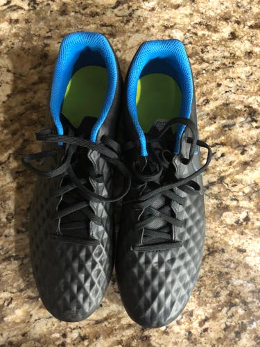 Black Men's Molded Cleats Nike Tiempo Legend 8 FG Cleats