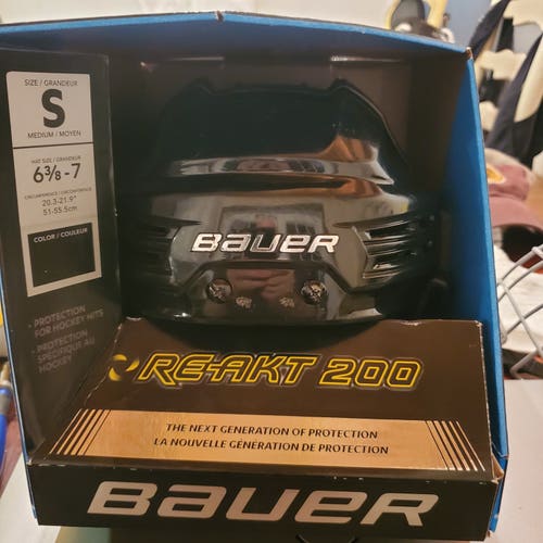 Used Small Bauer Re-Akt 200 Helmet