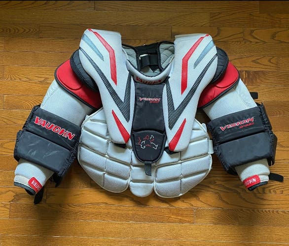 Used Vaughn Vision 9400 Senior Medium Chest Protector