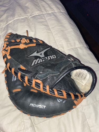 Left Hand Throw 32.5" Catcher's Glove