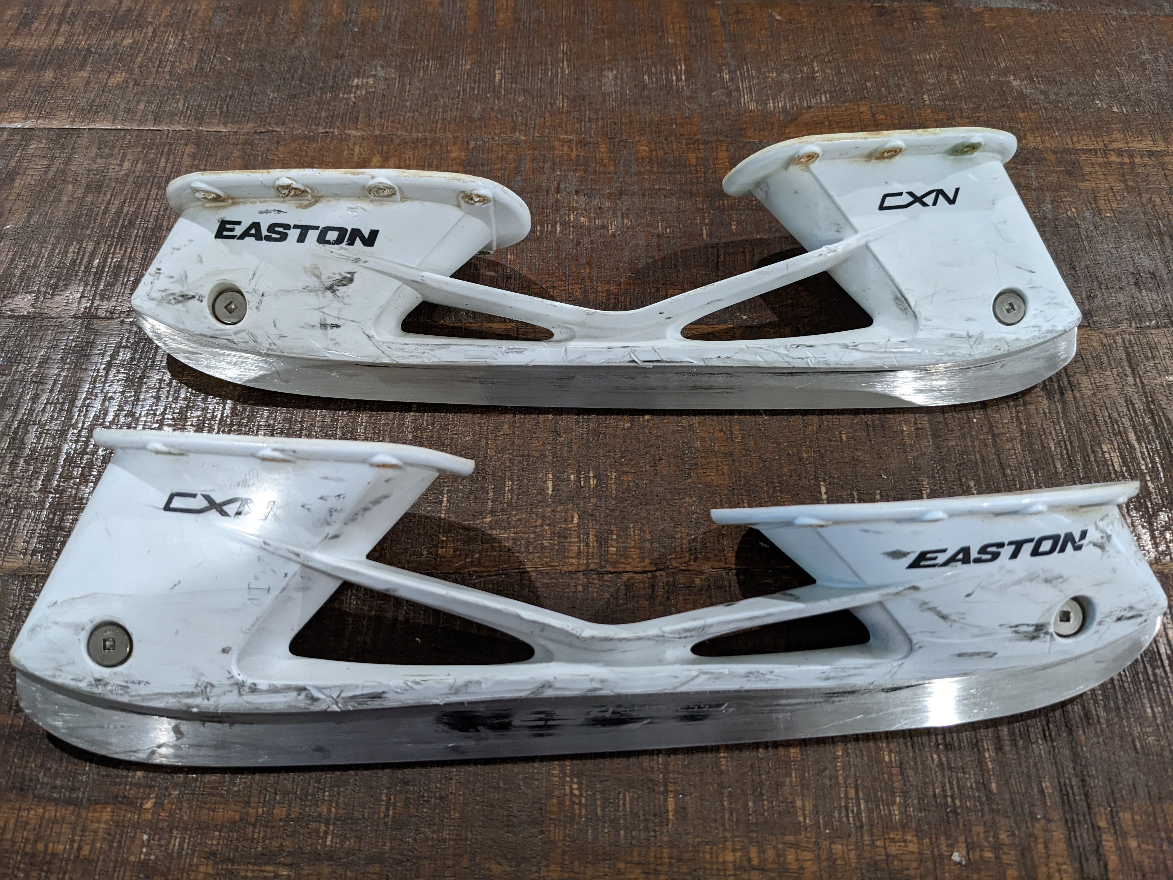 Easton Stainless Steel Runner Blade Set Senior Size 07 