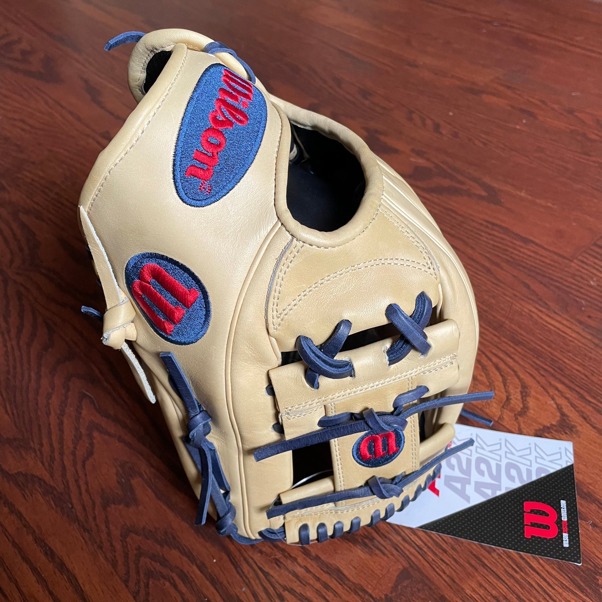 🚨 Dansby Swanson Custom Glove - Wilson Baseball / Softball