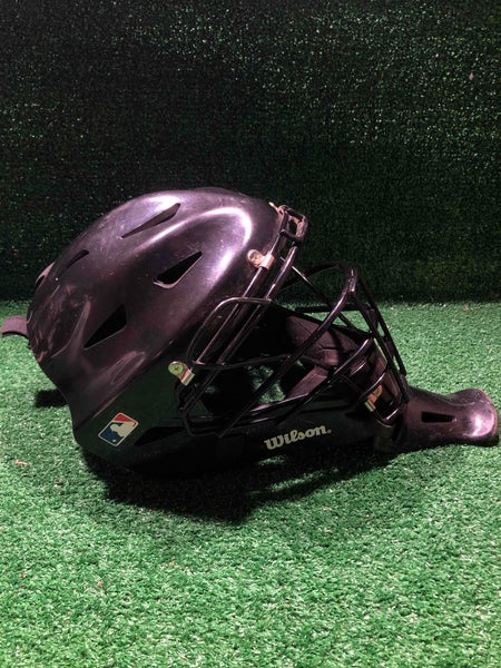 Wilson WTA558000SM 6 To 7 Hockey Style Catcher's Helmet