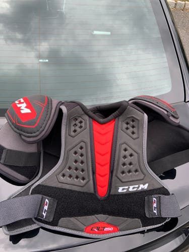 Senior Used Small CCM QuickLite 250 Shoulder Pads