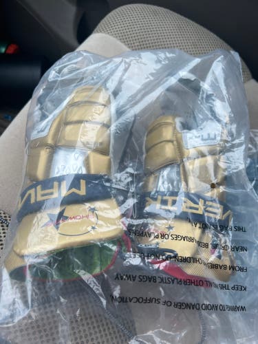 Maverik 2022 Showtime Lacrosse Gloves