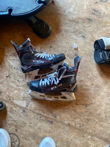 Used CCM Size 9.5 JetSpeed FT1 Hockey Skates