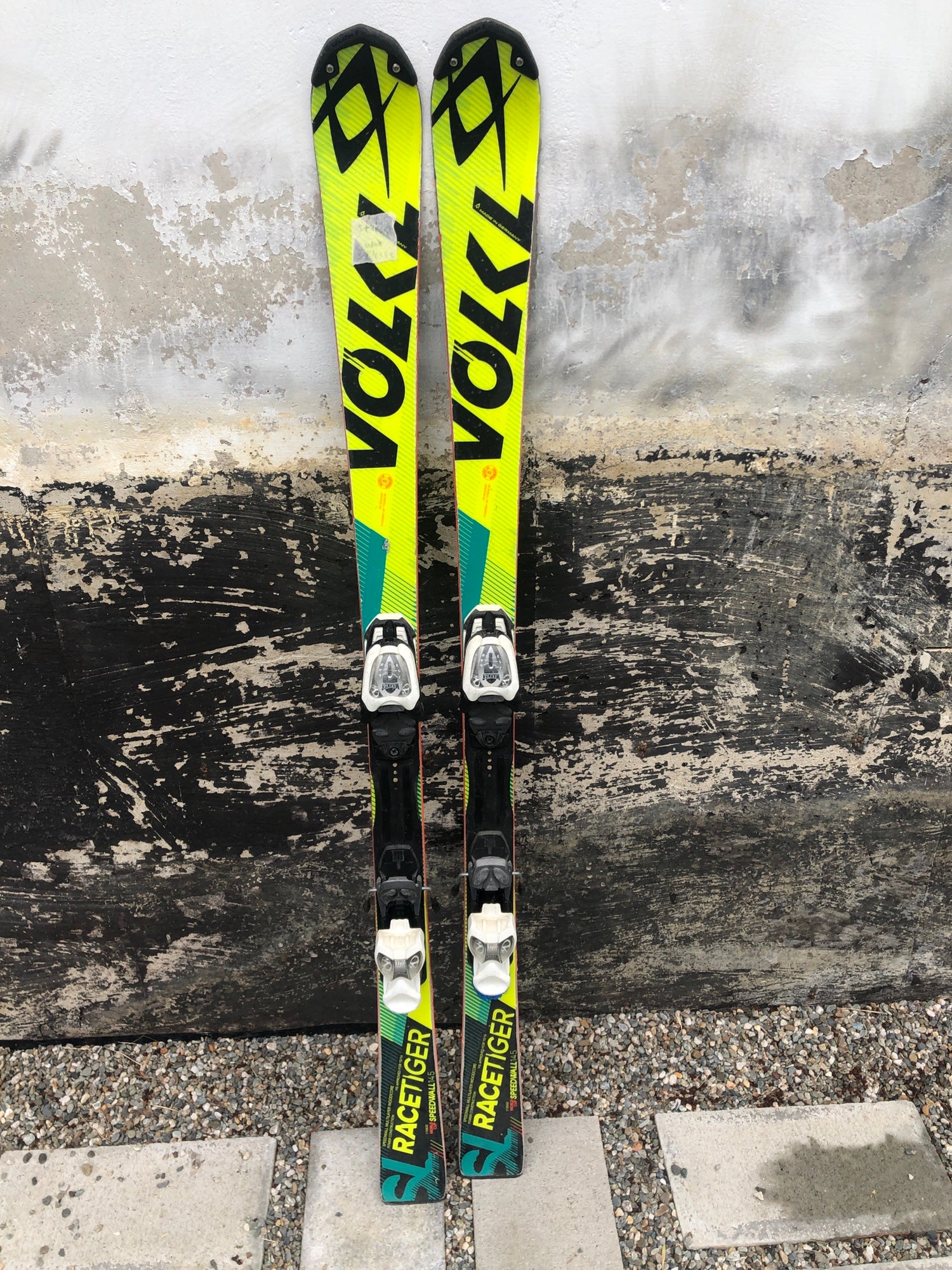 Used Volkl Racetiger SL Skis 145cm w/ 7 Din Bindings | SidelineSwap