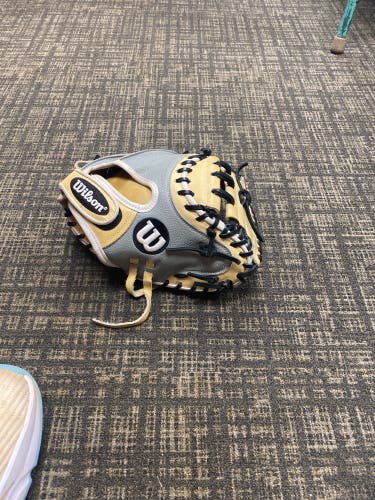 Catcher's 33" A2000 Baseball Glove