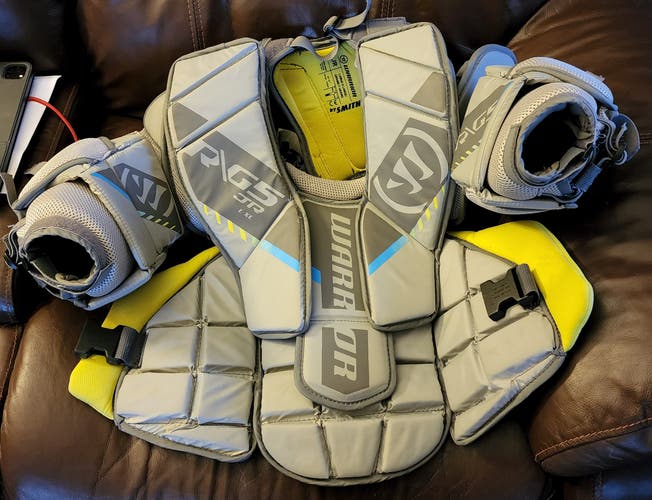 Used JR Large/XL Warrior Ritual G5 Goalie Chest Protector