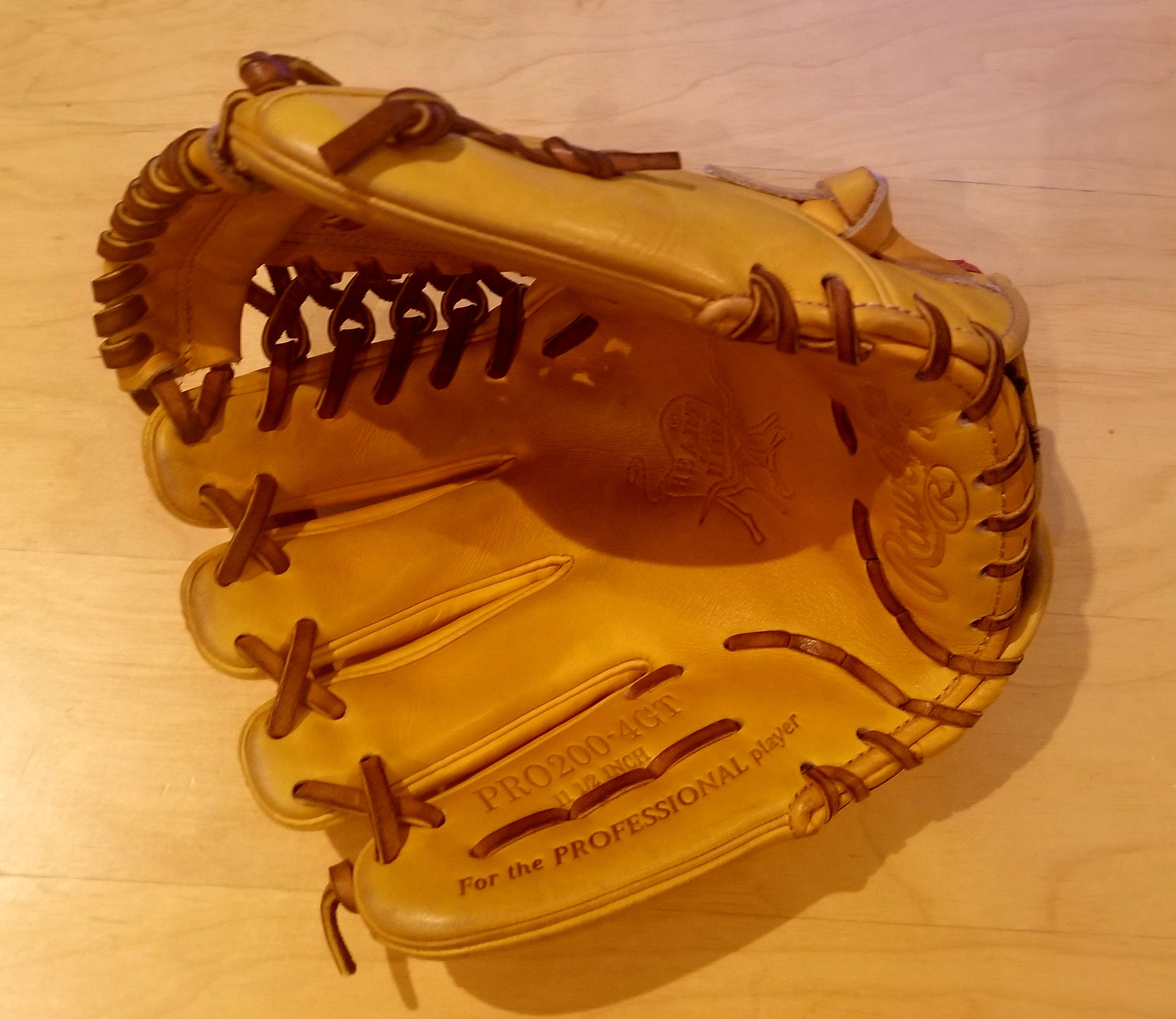 Rawlings JJ Hardy Heart of the Hide PRO200-4GT Baseball Glove