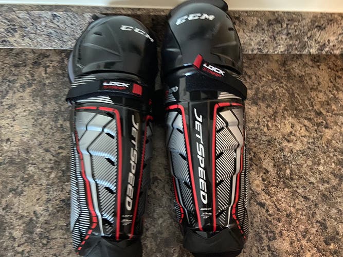 CCM  JetSpeed FT370 Shin Pads