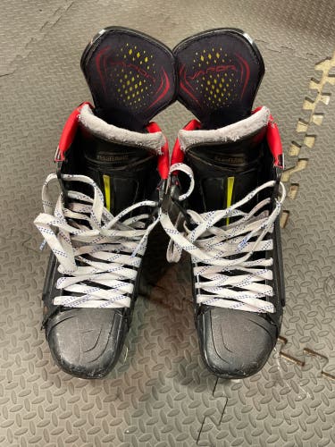 Used Bauer Regular Width  Size 10.5 Vapor 2X Pro Hockey Skates