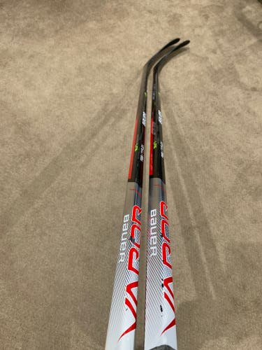 Senior Left Hand P28  77 Flex Vapor Hyperlite Hockey Stick