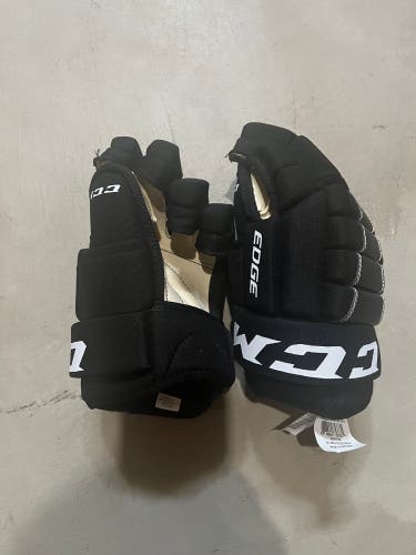 Used CCM 11" Gloves