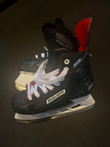 Used Bauer Size 3 Hockey Skates