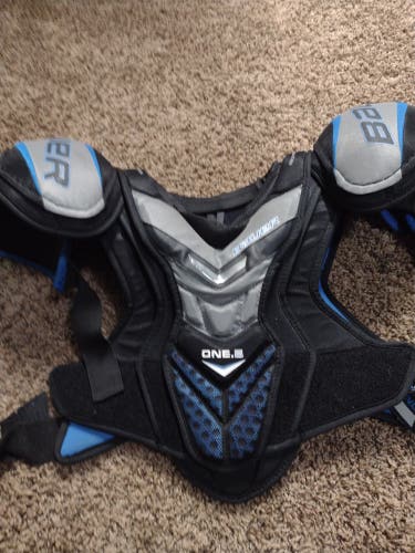 Used Senior Small Bauer Supreme One.8 Shoulder Pads