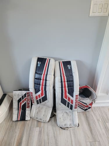 Used 31" Vaughn Velocity VE8 Goalie Leg Pads