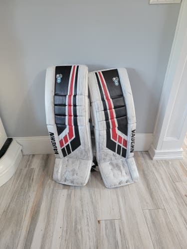 Used 33" Vaughn Velocity VE8 Goalie Leg Pads