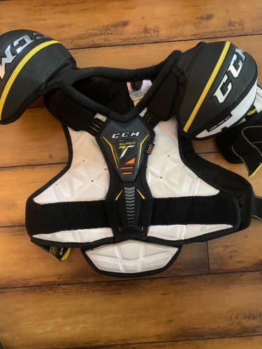 ccm super tacks shoulder pads