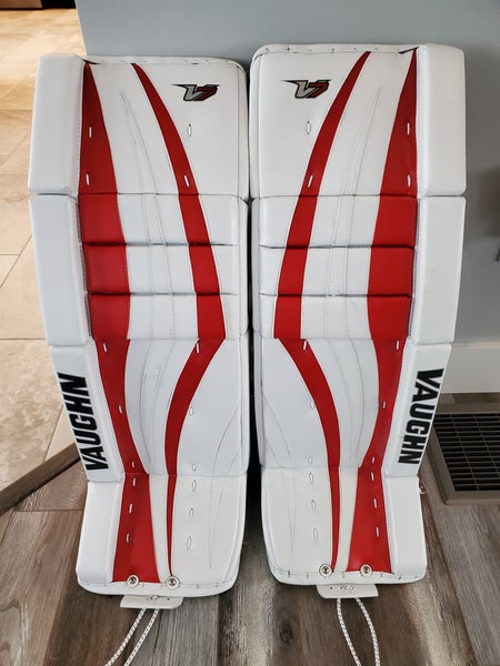 Used 33" Vaughn Velocity V7 Goalie Leg Pads