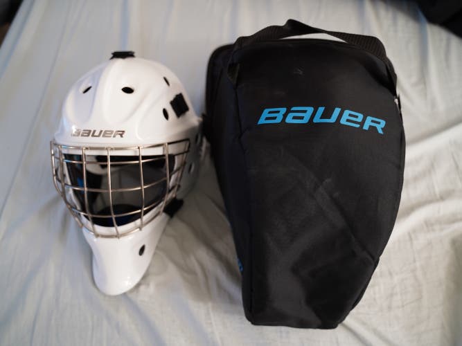Senior Like New Bauer NME 8 Fit 3 Goalie Mask With Bag