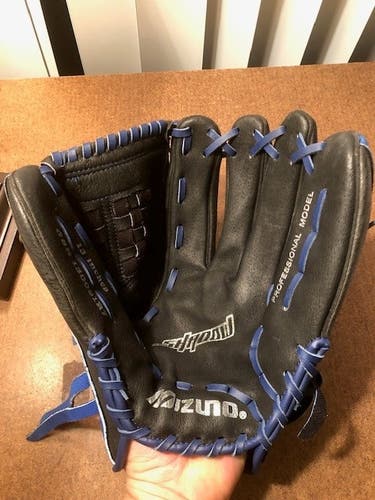 Used Right Hand Throw Mizuno Baseball Glove 13"