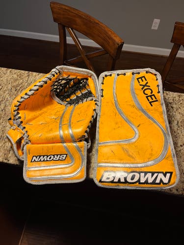 John Brown 2300 Sr. Goalie Blocker/Trapper Set-Used Full Right