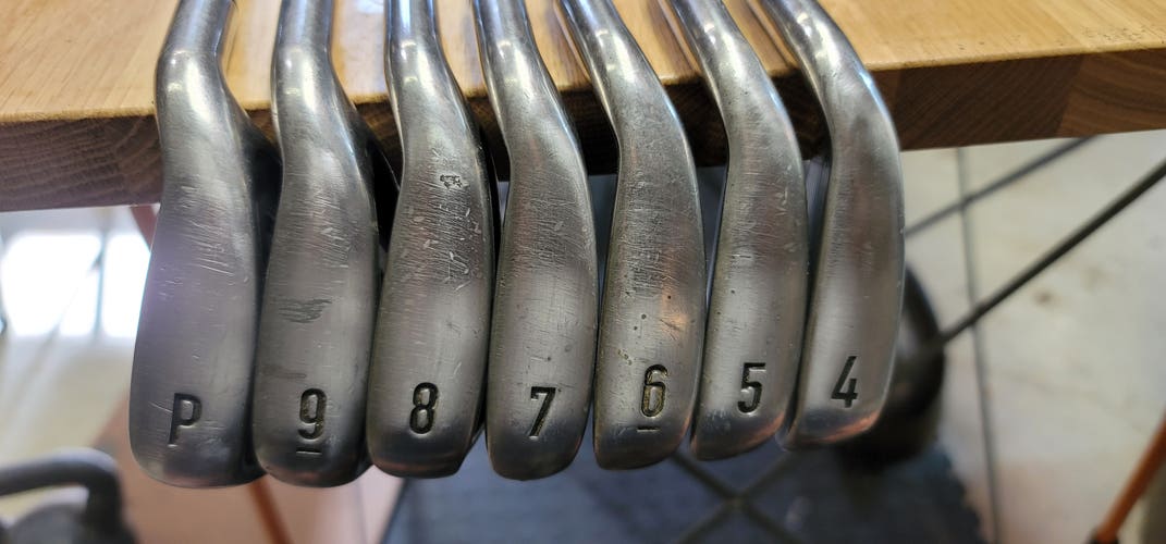 MENS Used Callaway Right Handed X2 Hot Iron Set Regular Flex 7 Pieces Steel Shaft