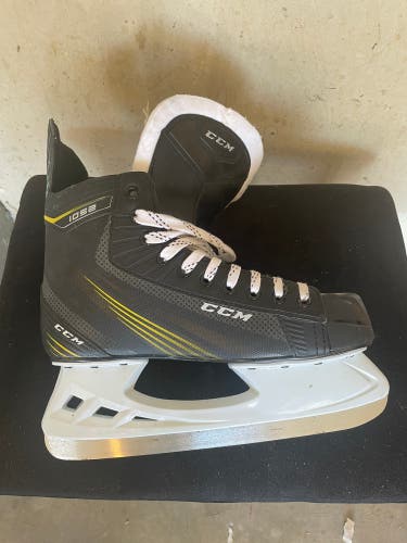 Used CCM Regular Width  Size 10 Tacks 1052 Hockey Skates