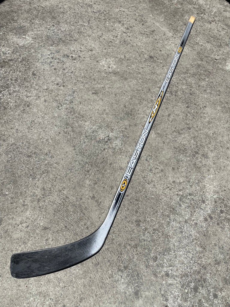 (1) PO Easton Synergy Lidstrom RH Pro Hockey Stick - Heel Curve - Composite  Grip