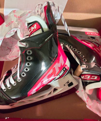 Junior New CCM JetSpeed FT4 Pro Hockey Skates Regular Width Size 6