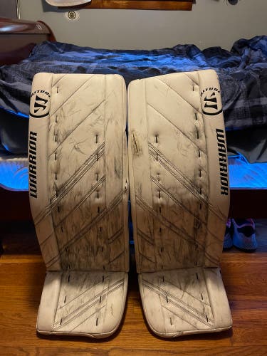 Used 33" Warrior  Ritual G4 Pro Goalie Leg Pads