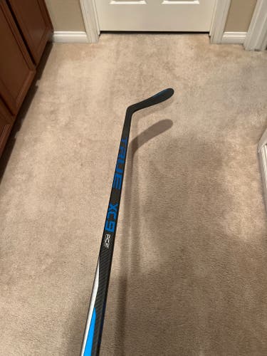 Senior New Right Handed True XC9 ACF Hockey Stick TC4