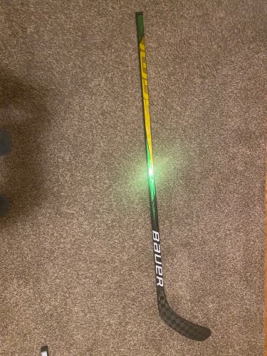Junior Right Handed P92 Supreme UltraSonic Hockey Stick