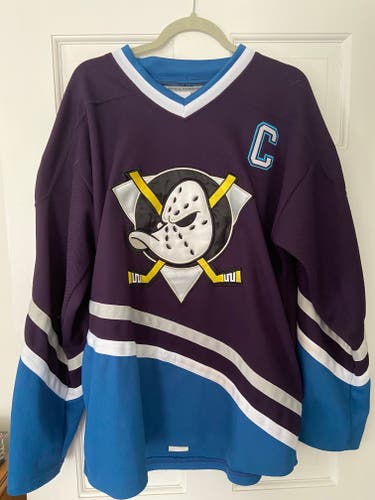 Vintage 90s Mighty Ducks Paul Kariya CCM Hockey Jersey (Size Medium to Large)