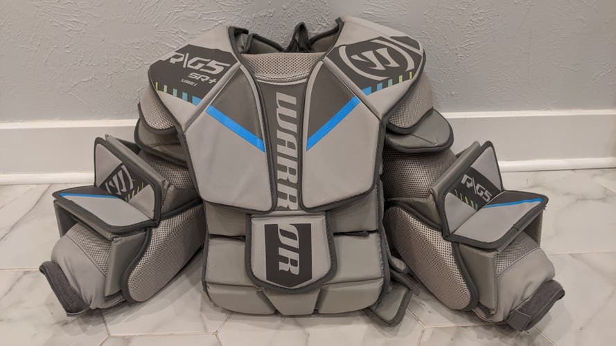 Nearly New Small Warrior Ritual G5 Senior+ (RG5 SR+) Goalie Chest Protector