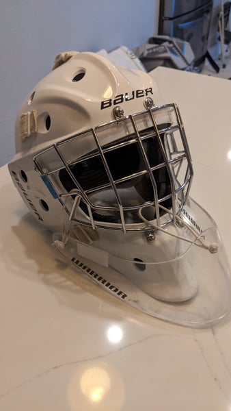 Senior M/L Bauer Profile 930 Goalie Mask w/Warrior Dangler