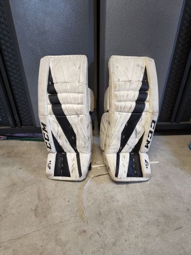 Used 32" CCM Extreme Flex E3.5 Goalie Leg Pads