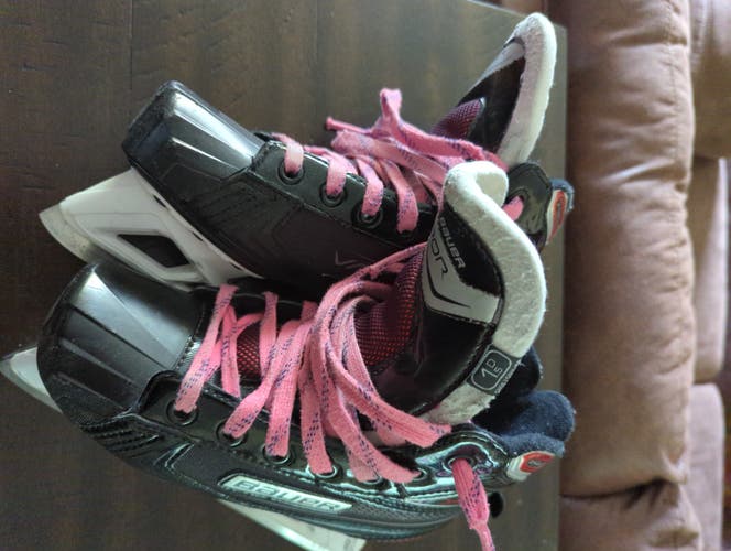 Junior Used Bauer Vapor X700 Hockey Goalie Skates Regular Width Size 1.5