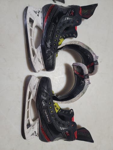 Senior Used Bauer Vapor 2X Hockey Skates Regular Width Size 10.5