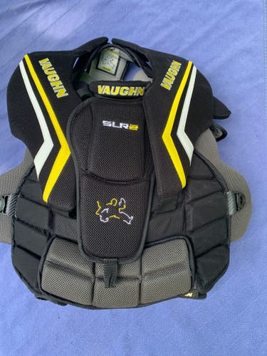 Used SR Medium Vaughn Ventus SLR2 pro Goalie Chest Protector