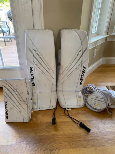 Bauer Vapor 3X Intermediate Large Goalie Leg Pads, Glove and Blocker Full Set