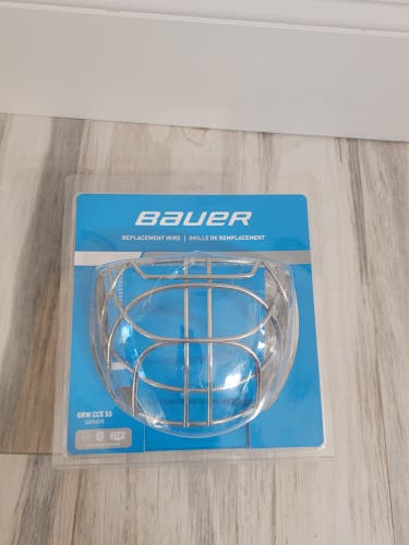 Senior New Bauer Profile 960 Certified Cat Eye cage