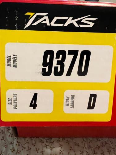 Junior Used CCM Super Tacks 9370 Hockey skates