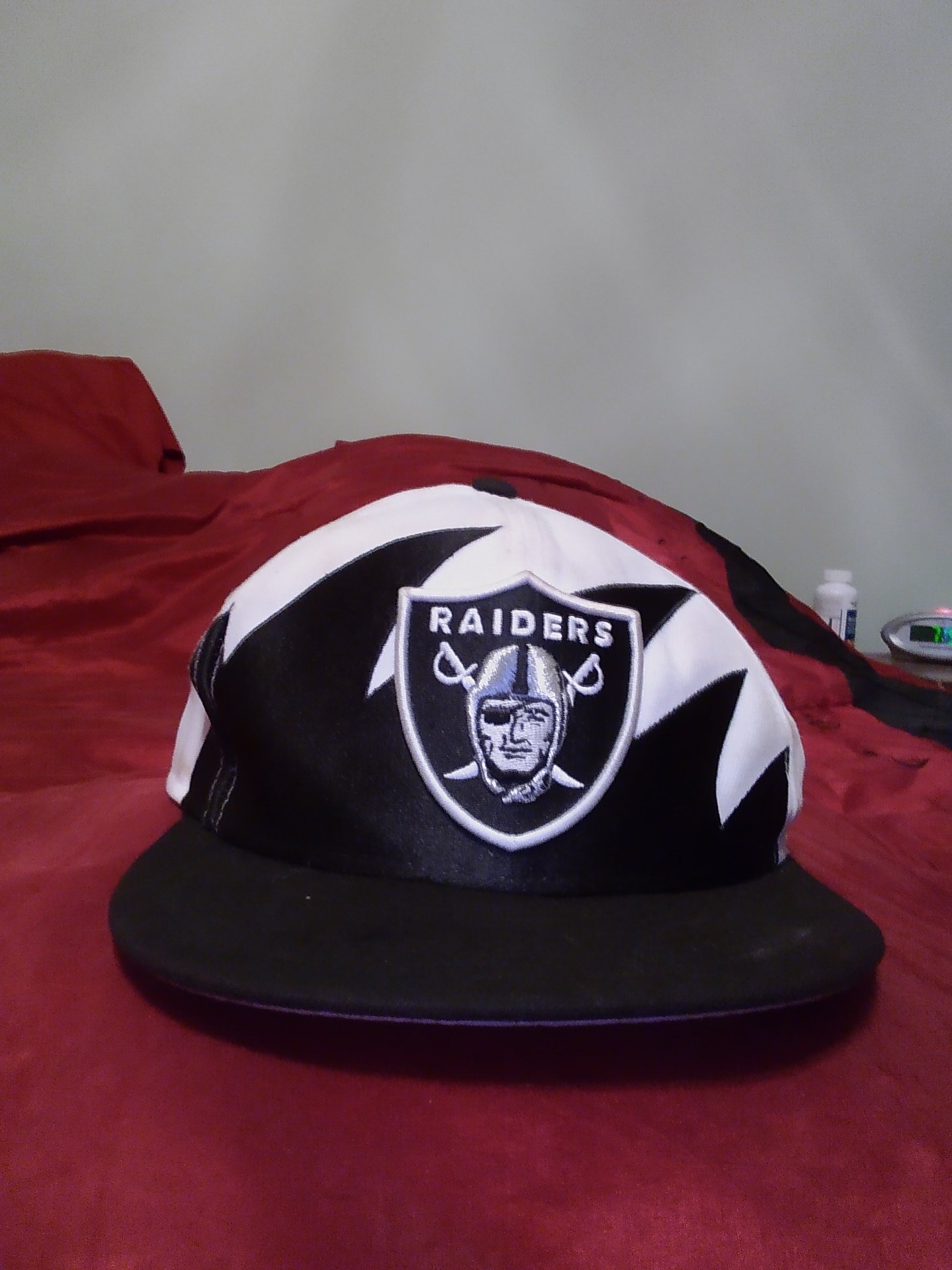 Las Vegas Raiders hat | SidelineSwap
