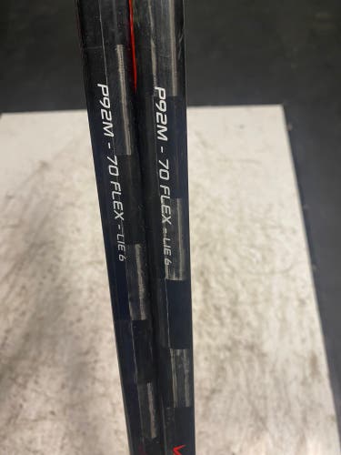 2 Bauer Vapor FlyLite P92M 70 Flex sticks.