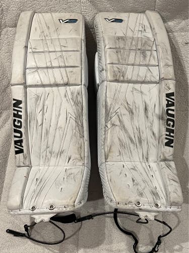 30" Vaughn  Velocity V9 Goalie Leg Pads