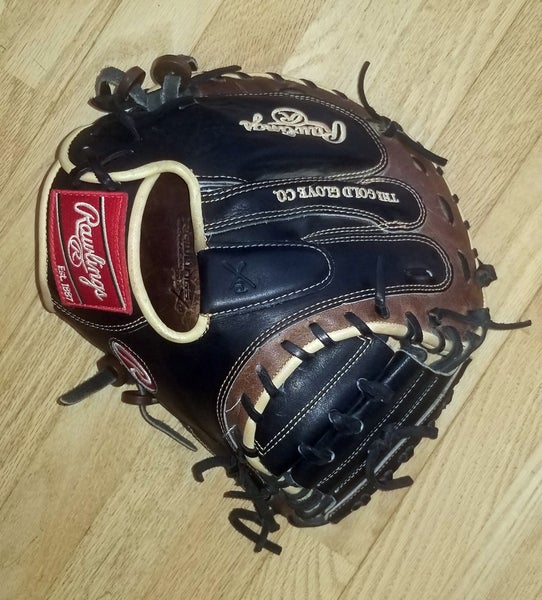 Almost new Right Hand Throw Rawlings Catcher's Heart of the Hide Baseball Glove 33"