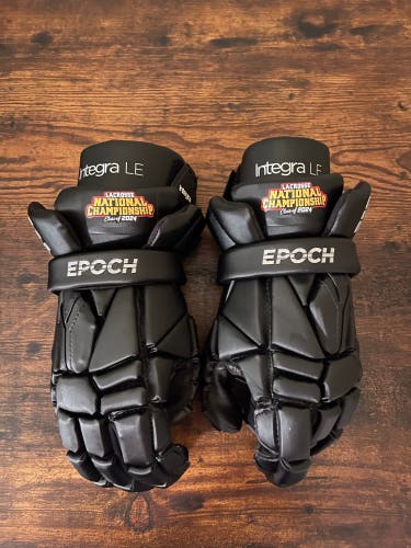 New Player's Epoch 13" Integra LE Lacrosse Gloves