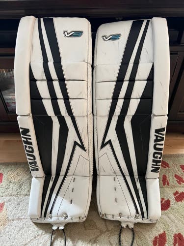 Vaughn V9 Pro leg pads